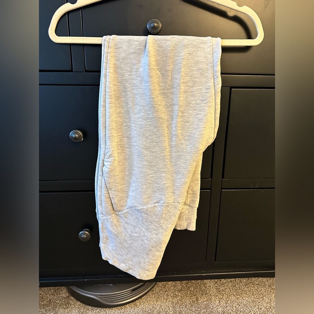 ❤️ H&M maternity sweatpants - size small - heather gray